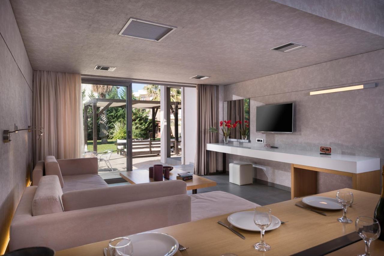 Icarus Hotel Kalamaki Buitenkant foto