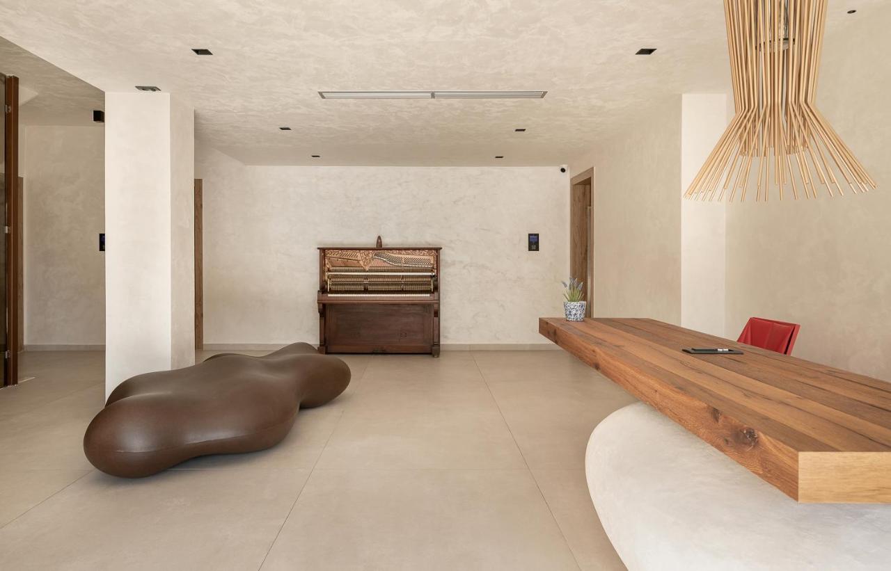 Icarus Hotel Kalamaki Buitenkant foto