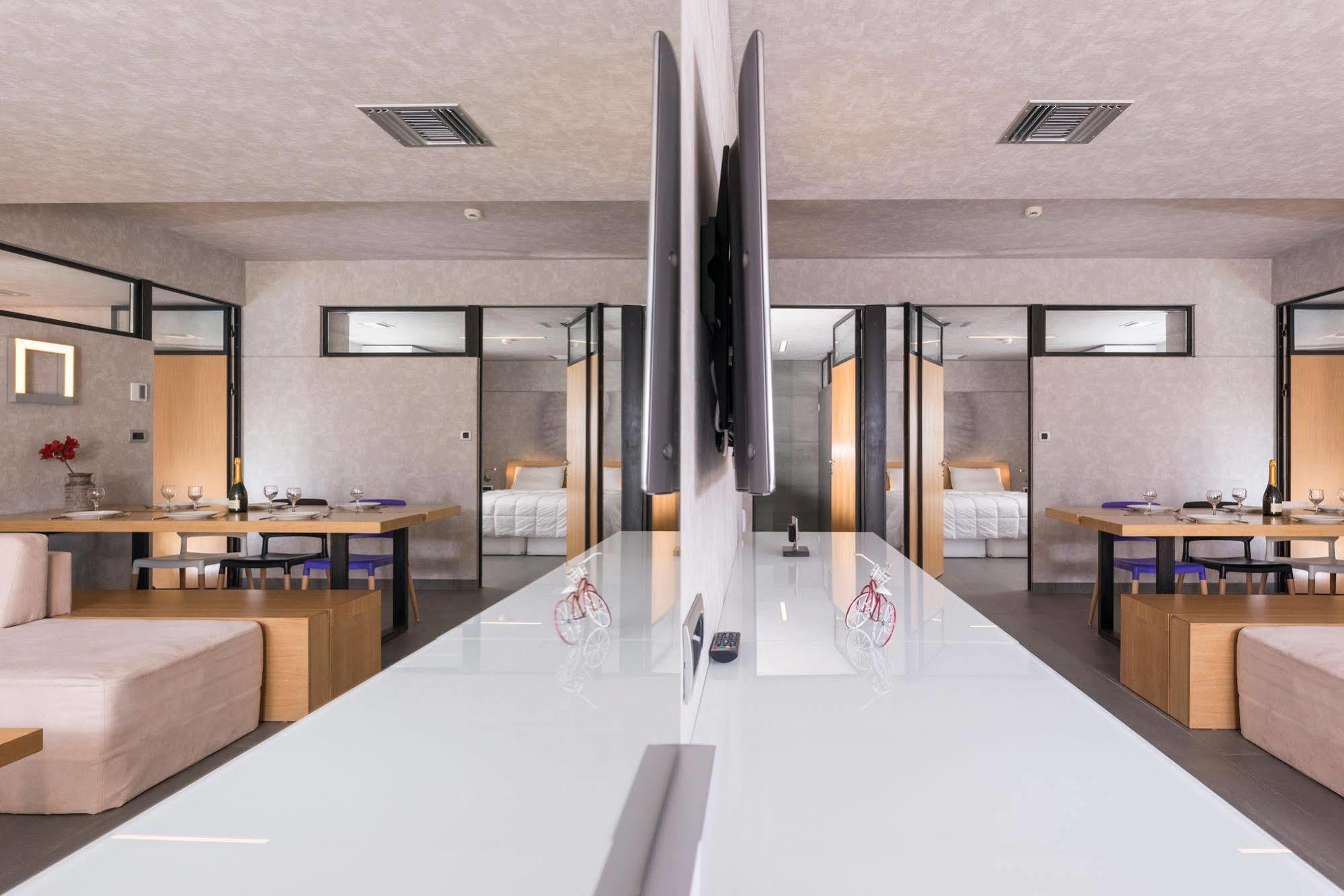 Icarus Hotel Kalamaki Buitenkant foto